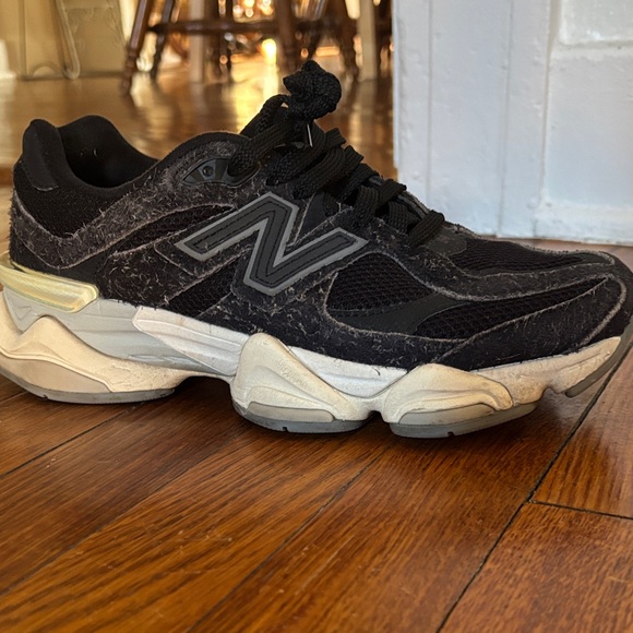 New Balance 9060 Black and Cream Sneakers - Picture 6 of 13